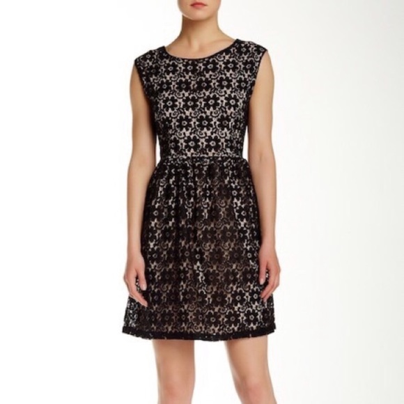 Velvet torch dress - Picture 1 of 6